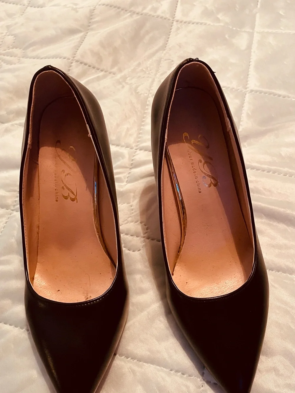 Elegant Black Pointed-Toe Heels